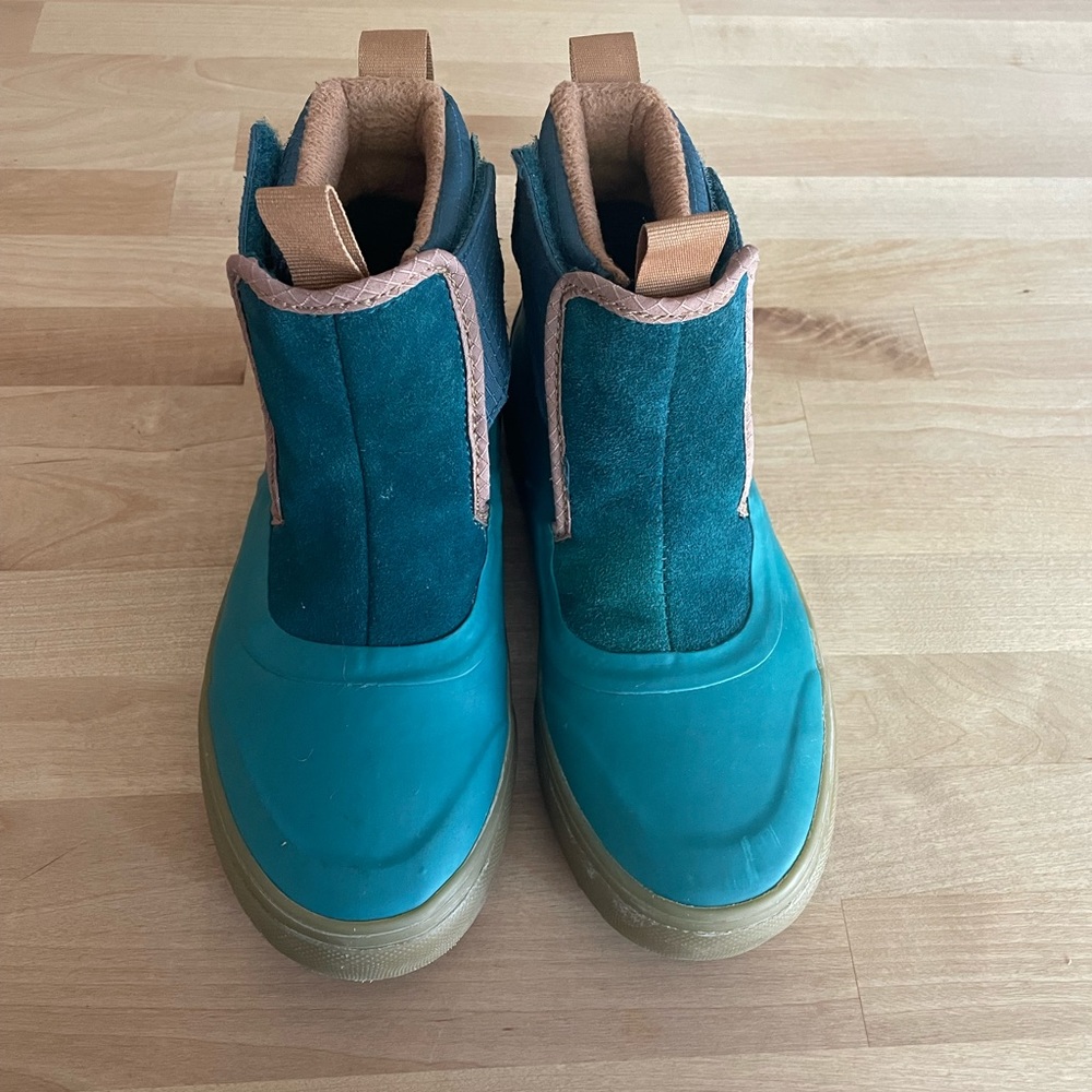 Vans big boys winter boots. Size 3.